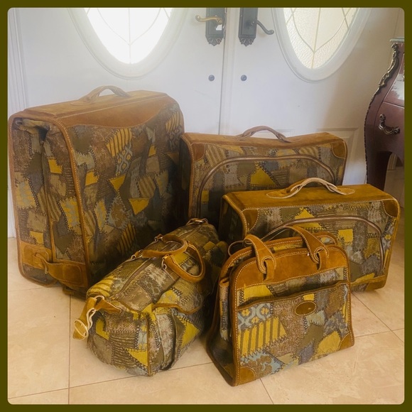 French Company Tapestry 5pc Luggage 